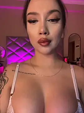 Snapshot of BamBam_XO chatting on February 8, 5:08 am BamBam XO online show from February 8, 5:08 am