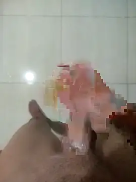 Snapshot of rdDuSM21da027 chatting on December 15, 1:10 am rdDuSM21da027 online show from December 15, 1:10 am