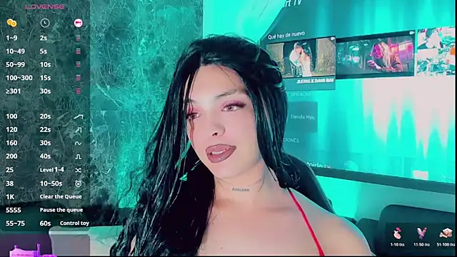 Emmaa Saenz  online show from December 13, 8:47 pm