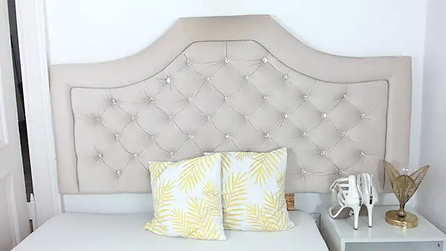 Snapshot of AbbyPleasure chatting on December 11, 8:47 am AbbyPleasure online show from December 11, 8:47 am