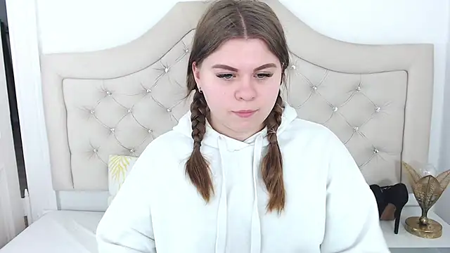 Snapshot of AbbyPleasure chatting on December 24, 11:17 am AbbyPleasure online show from December 24, 11:17 am