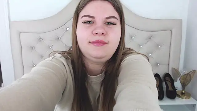 Snapshot of AbbyPleasure chatting on February 3, 8:35 am AbbyPleasure online show from February 3, 8:35 am