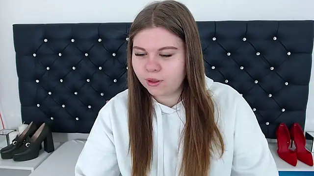 Snapshot of AbbyPleasure chatting on February 24, 9:32 am AbbyPleasure online show from February 24, 9:32 am