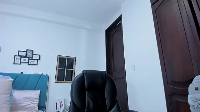 kamila lopez online show from November 10, 10:31 pm