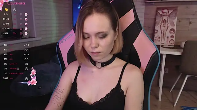 lucy mirror online show from November 12, 9:03 pm