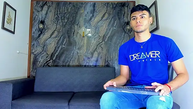 liam genner  online show from January 31, 7:40 pm