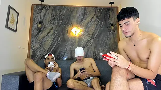 liam genner  online show from February 6, 11:04 pm