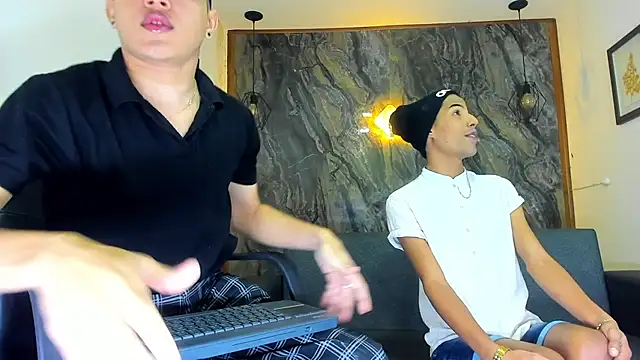 liam genner  online show from March 6, 7:54 pm