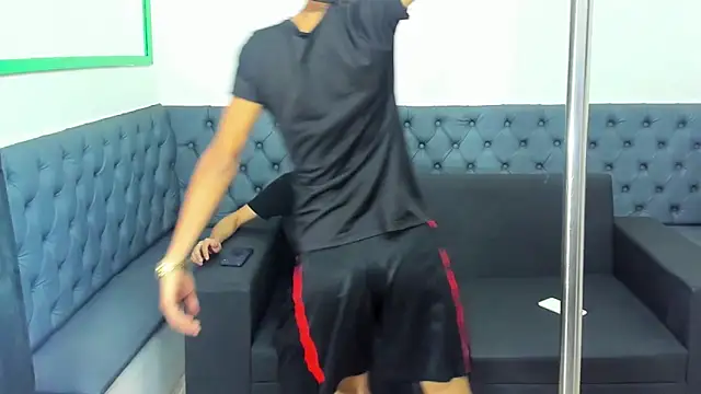 liam genner  online show from March 13, 8:00 pm