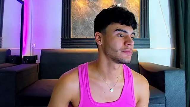 liam genner  online show from September 18, 7:49 pm