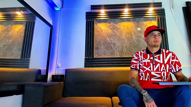 liam genner  online show from September 25, 8:12 pm