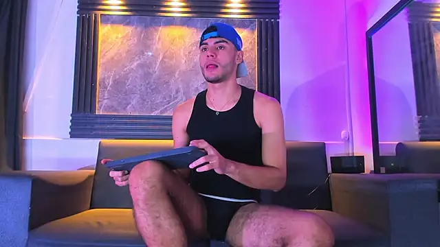 liam genner  online show from October 4, 8:07 pm