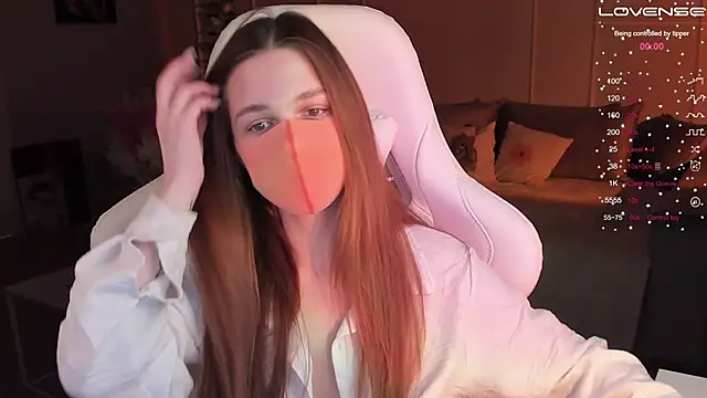 Frau Lina online show from February 8, 7:05 pm