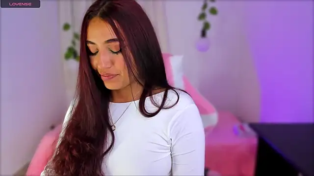 Snapshot of veronicaxx69 chatting on January 8, 2:25 am veronicaxx69 online show from January 8, 2:25 am