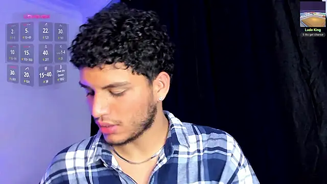 Snapshot of Curlblue chatting on February 12, 3:40 am Curlblue online show from February 12, 3:40 am