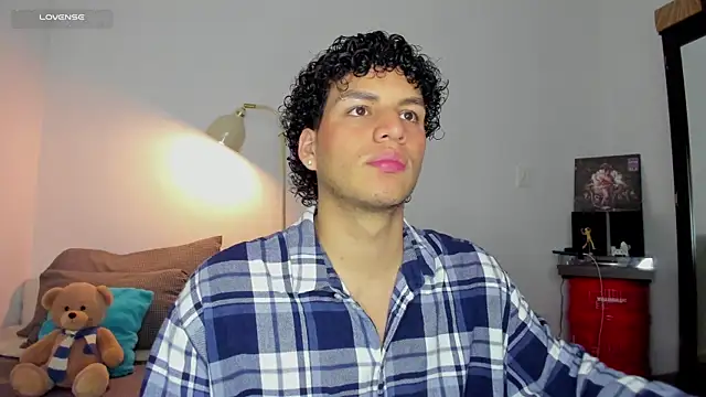Snapshot of Curlblue chatting on October 16, 3:29 am Curlblue online show from October 16, 3:29 am
