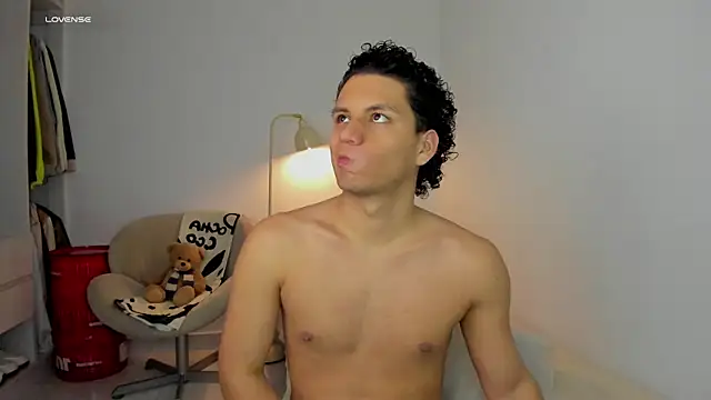 Snapshot of Curlblue chatting on October 28, 6:50 am Curlblue online show from October 28, 6:50 am