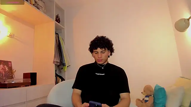 Snapshot of Curlblue chatting on November 25, 3:50 am Curlblue online show from November 25, 3:50 am