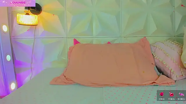 Snapshot of cute_latinaxxx chatting on September 13, 1:16 am cute latinaxxx online show from September 13, 1:16 am