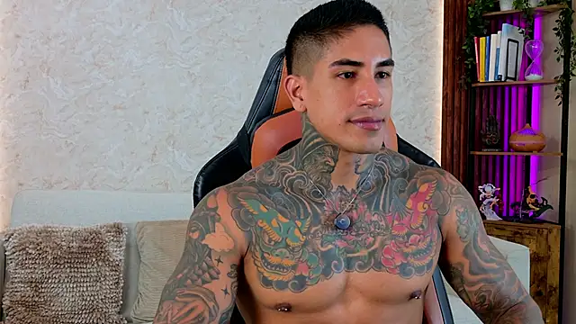 Snapshot of AdanReilly chatting on May 13, 4:15 pm AdanReilly online show from May 13, 4:15 pm