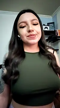 Snapshot of Paudelatorre chatting on February 25, 12:36 am Paudelatorre online show from February 25, 12:36 am