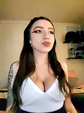 Snapshot of Paudelatorre chatting on December 1, 3:00 am Paudelatorre online show from December 1, 3:00 am