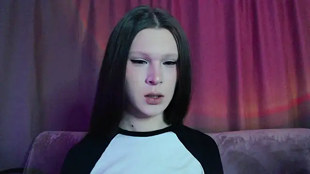 Snapshot of Sexpired_Princess chatting on February 12, 2:35 am Sexpired Princess online show from February 12, 2:35 am