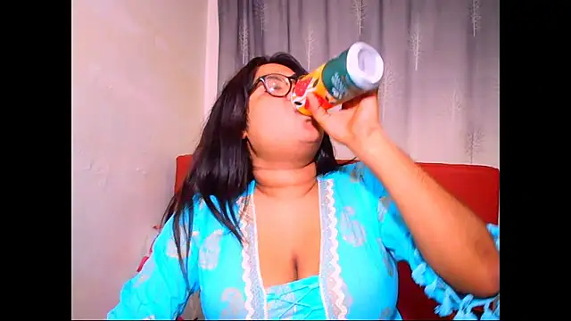 Indian Lola00 online show from November 28, 8:33 pm