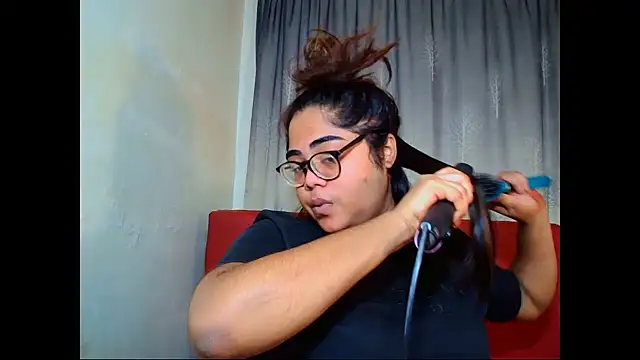 Snapshot of Indian_Lola00 chatting on July 10, 5:15 pm Indian Lola00 online show from July 10, 5:15 pm