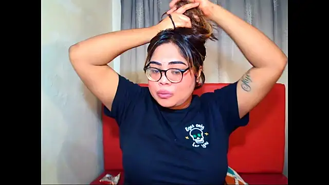 Snapshot of Indian_Lola00 chatting on July 11, 5:48 pm Indian Lola00 online show from July 11, 5:48 pm