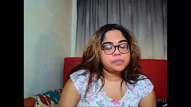 Snapshot of Indian_Lola00 chatting on July 12, 7:10 am Indian Lola00 online show from July 12, 7:10 am
