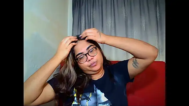 Snapshot of Indian_Lola00 chatting on July 13, 5:16 pm Indian Lola00 online show from July 13, 5:16 pm