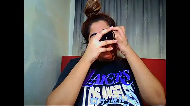 Snapshot of Indian_Lola00 chatting on July 28, 6:20 pm Indian Lola00 online show from July 28, 6:20 pm