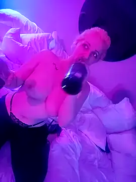 Snapshot of Wendyx666_Pika chatting on October 6, 9:45 pm Wendyx666 Pika online show from October 6, 9:45 pm