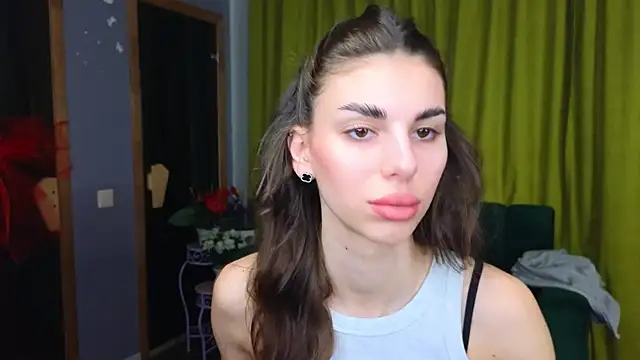 EmmyGreans online show from March 30, 5:41 am