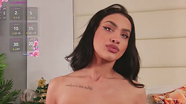 AylinRoss online show from December 19, 8:45 am