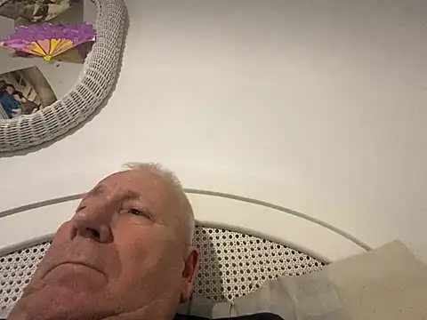 Bossinmidd12 online show from February 9, 9:28 pm