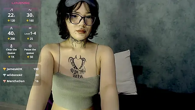 LizzieLight online show from December 2, 4:42 am