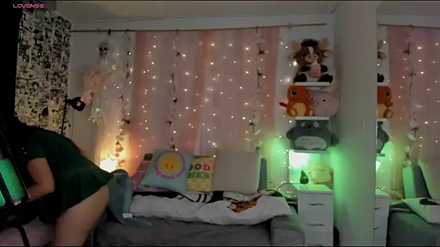  dayana miler online show from March 18, 2:53 pm