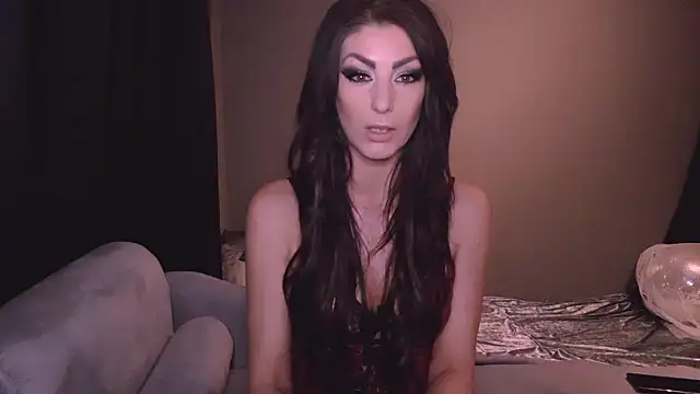 Snapshot of Saintrebella chatting on January 3, 12:11 am Saintrebella online show from January 3, 12:11 am