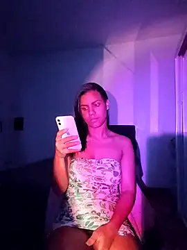 Snapshot of Bella_Anjoss chatting on December 7, 2:09 am Bella Anjoss online show from December 7, 2:09 am