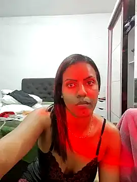 Snapshot of Bella_Anjoss chatting on December 24, 7:28 am Bella Anjoss online show from December 24, 7:28 am