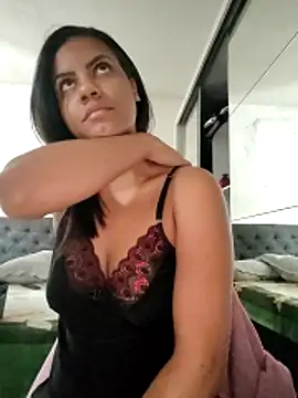 Snapshot of Bella_Anjoss chatting on January 7, 10:22 am Bella Anjoss online show from January 7, 10:22 am