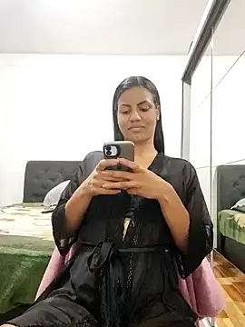 Snapshot of Bella_Anjoss chatting on January 8, 12:17 am Bella Anjoss online show from January 8, 12:17 am