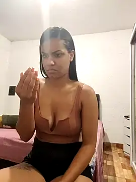 Snapshot of Bella_Anjoss chatting on January 15, 10:13 pm Bella Anjoss online show from January 15, 10:13 pm