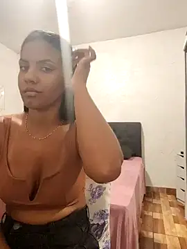 Snapshot of Bella_Anjoss chatting on January 21, 10:08 pm Bella Anjoss online show from January 21, 10:08 pm