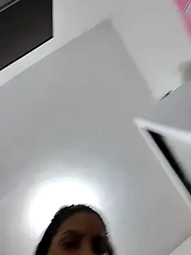 Snapshot of Bella_Anjoss chatting on February 1, 2:05 am Bella Anjoss online show from February 1, 2:05 am