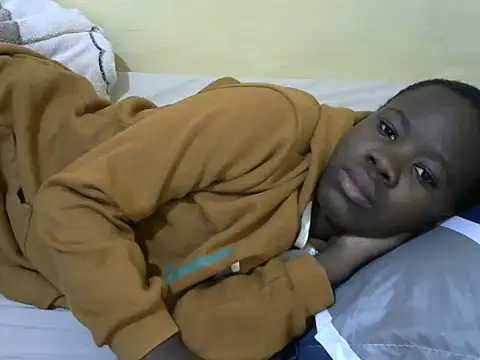 Snapshot of hey_its_andreana chatting on December 23, 3:18 am hey its andreana online show from December 23, 3:18 am