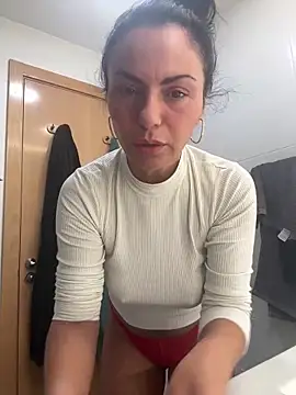 KimKelly13 online show from February 11, 6:30 am