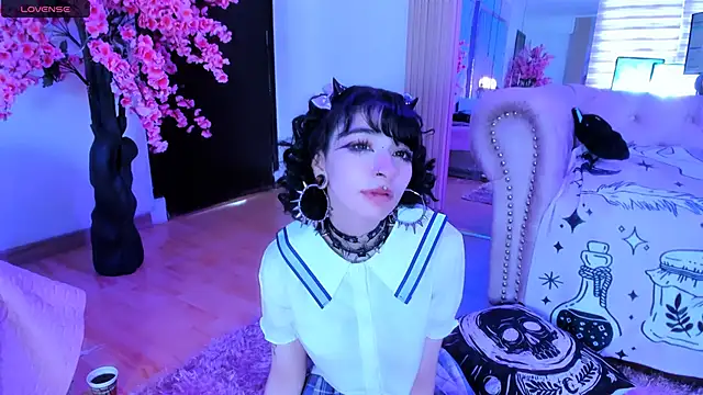 zephirahabney online show from February 3, 5:35 pm